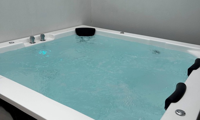 Tlajomulco de Zuniga House | BEAUTIFUL NEW HOUSE WITH PRIVATE JACUZZI