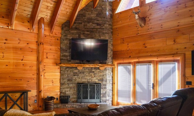 Dobson Cabin | Beautiful new cabin in MT Airy with amazing views of the blue ridge mountain
