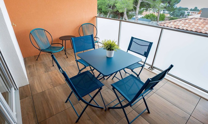 Balaruc-les-Bains Apartment | Beautiful New T2 Apartment with Terrace