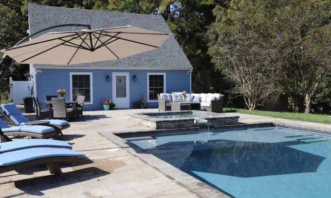 Cobham House | Beautiful Newly Renovated 2 BR cottage w/pooln
