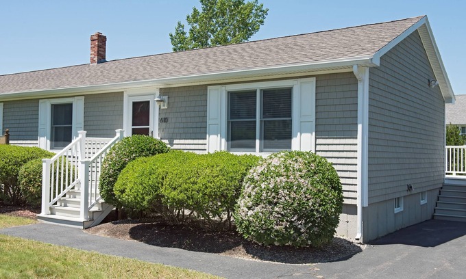 Ogunquit Condo | Beautiful Ogunquit Condo! Perfect Central Location-Walk to everything!