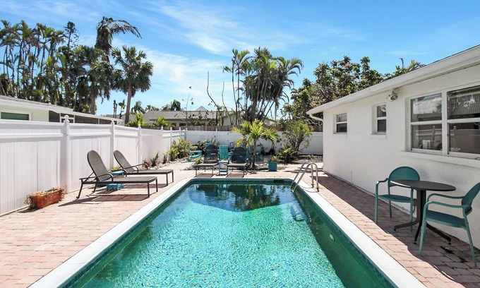 Longbeach Village House | Beautiful pool home in the historic village of Longboat Key | Close to beach - Longboat Oasis