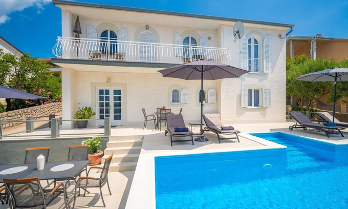 Klenovica House | Beautiful private villa for 10 people with WIFI, private pool, A/C, TV and terrace