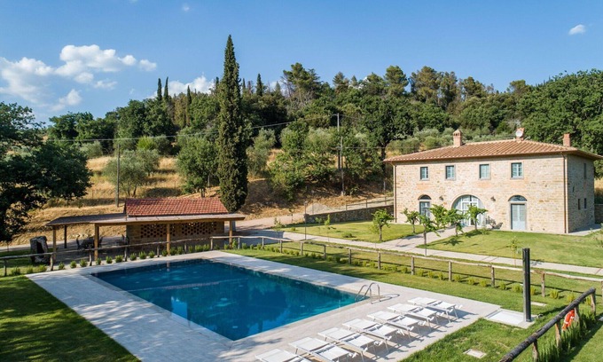 Montecchio Villa | Beautiful private villa with A/C, WIFI, private pool, TV, patio and panoramic view, close to Cor.