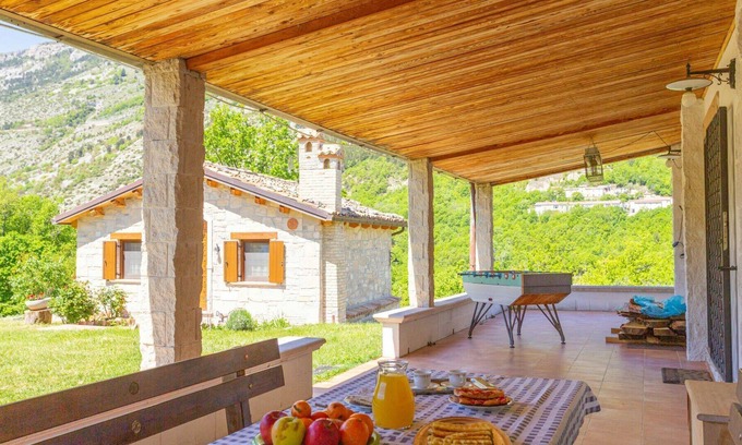 Taranta Peligna House | Beautiful private villa for 10 people with TV, terrace, pets allowed and parking