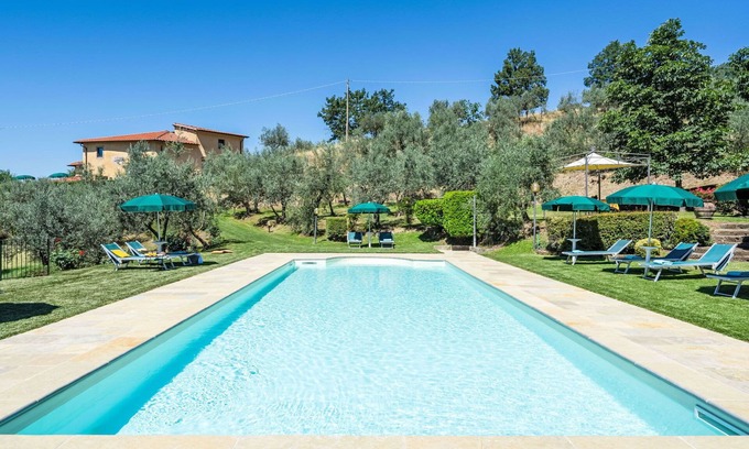 Loro Ciuffenna House | Beautiful private villa for 14 guests with WIFI, private pool, balcony and pets allowed