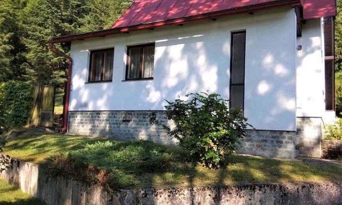 Zelezny Brod Villa | Beautiful private villa for 5 people with TV, terrace and pets allowed