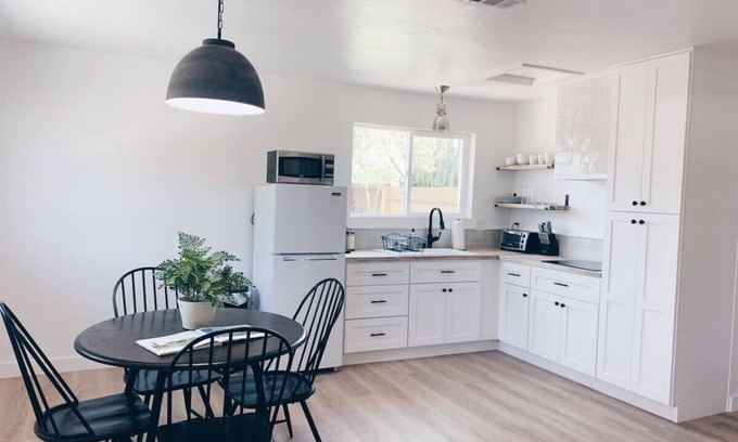 Sherwood Towne House | Beautiful Private Guest House in Arcadia