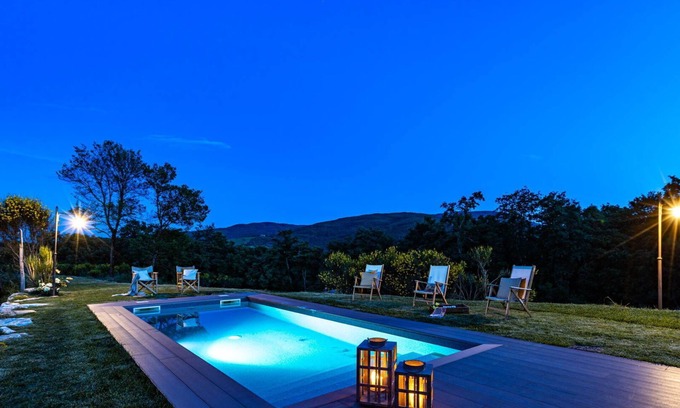 Radicondoli Villa | Beautiful private villa for 12 people with A/C, WIFI, private pool, TV and veranda