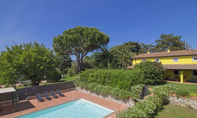 San Vincenzo House | Beautiful private villa for 10 people with WIFI, A/C, private pool, TV, patio and pets allowed