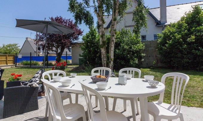 Saint-Lunaire House | Beautiful private villa for 8 guests with WIFI, TV, terrace, pets allowed and parking