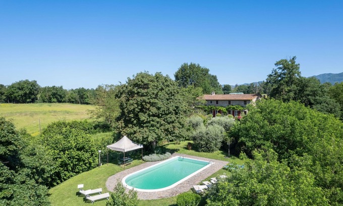 Vicchio Villa | Beautiful private villa with private pool, WIFI, TV, patio, pets allowed and panoramic view
