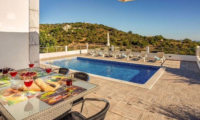Estoi House | Beautiful private villa for 6 guests with WIFI, A/C, private pool, TV, terrace and parking