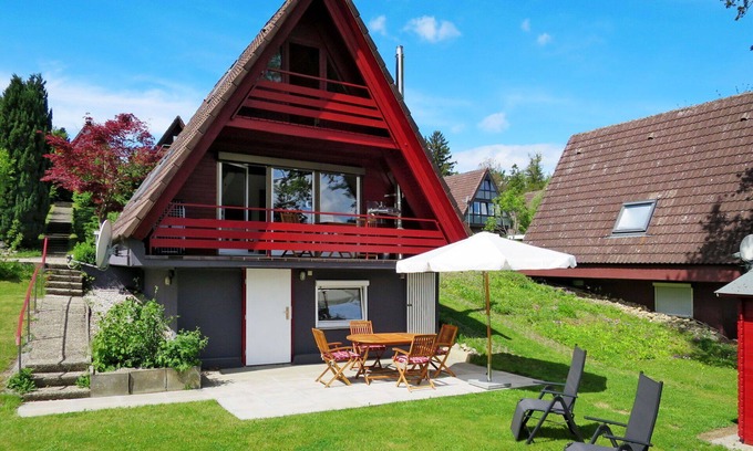 Wilhelmsdorf House | Beautiful private villa for 4 people with WIFI, TV, terrace and pets allowed
