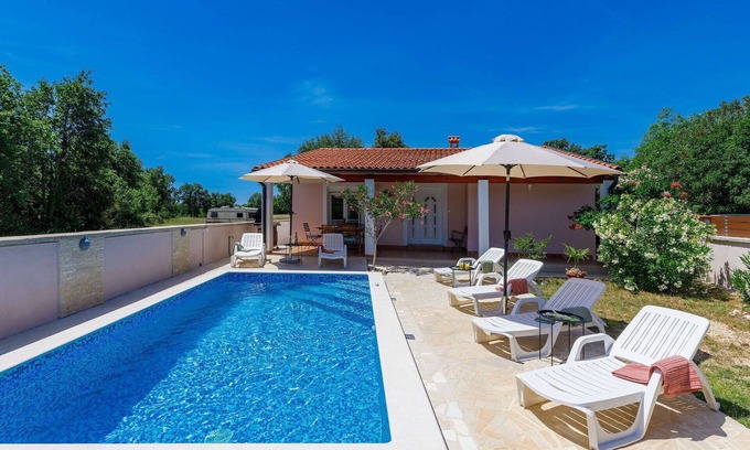 Pavicini House | Beautiful private villa for 6 guests with A/C, private pool, WIFI, TV and terrace