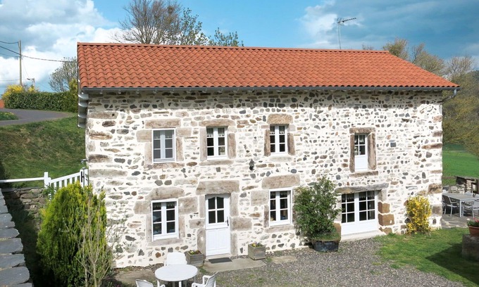 Chamalieres-sur-Loire House | Beautiful private villa for 6 guests with WIFI, TV, terrace, pets allowed and parking