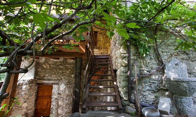 Dazio House | Beautiful private villa for 4 people with hot tub, WIFI, terrace and pets allowed