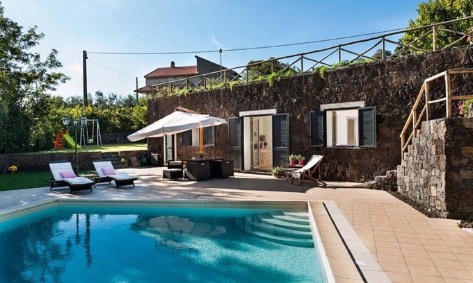 Ragalna House | Beautiful private villa for 4 people with WIFI, private pool, A/C, TV, terrace and parking