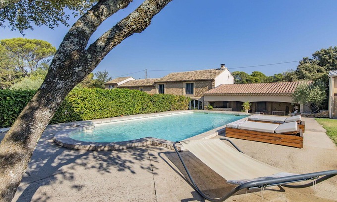 Uchaux House | Beautiful private villa for 8 guests with A/C, private pool, WIFI, TV, terrace and parking