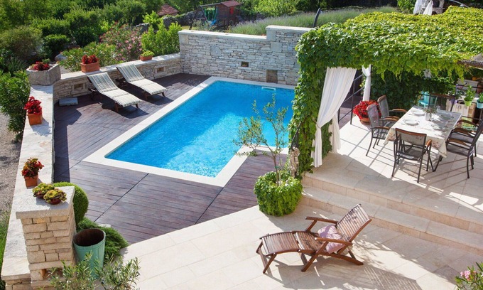 Trget Villa | Beautiful private villa with hot tub, WIFI, A/C, private pool, TV, terrace, pets allowed and par.