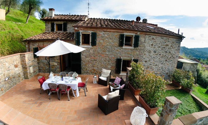Nozanno Villa | Beautiful private villa with private pool, A/C, internet, TV, terrace, pets allowed, close to Lucca