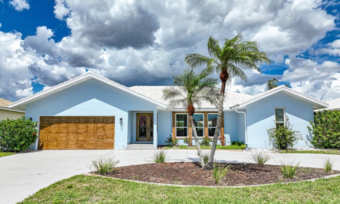 Punta Gorda House | Beautiful Punta Gorda Isles Canal Front Home
