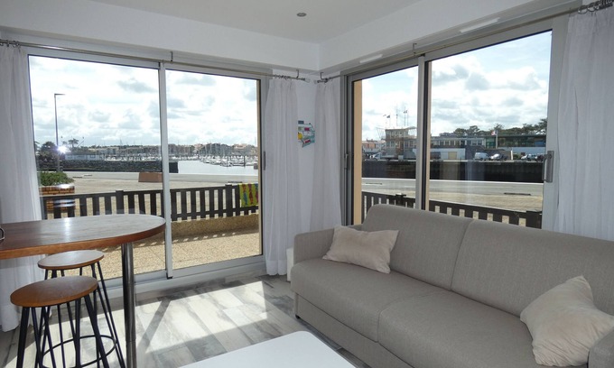 Capbreton Apartment | Beautiful renovated apartment, facing the Port