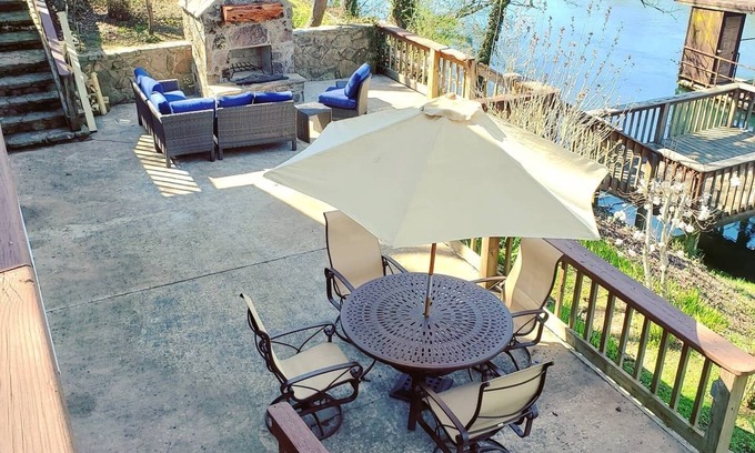 Heber Springs House | Beautiful River Front Cabin with Private Dock! Perfect spot for Trout Fishing!