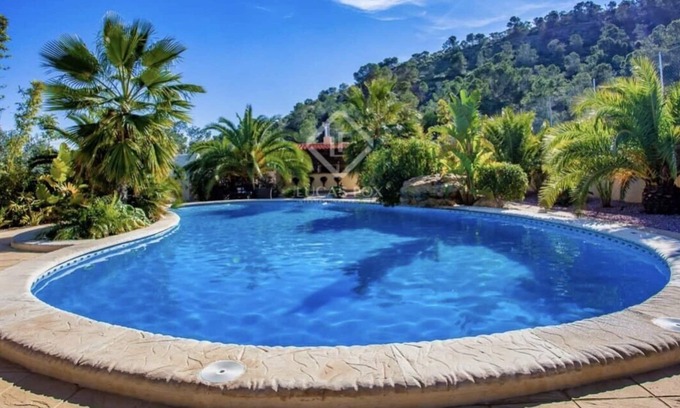 Aspe House | BEAUTIFUL SECLUDED 4 BED VILLA, XL POOL , PERFECT PARADISE TO UNWIND ALICANTE