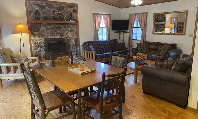 Montier Cabin | Beautiful, secluded cabin in the hills of the Ozarks.