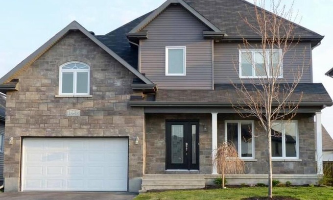 Rockland Apartment | Beautiful single House in Rockland,ON