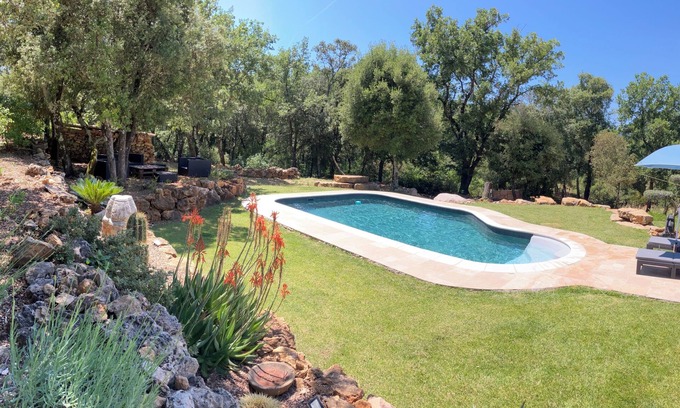 Neoules Villa | Beautiful single-storey villa, swimming pool and jacuzzi, in a peaceful natural setting