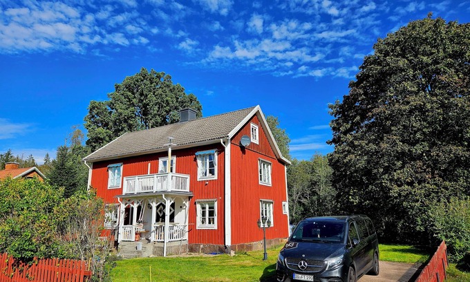 Boda Glasbruk Villa | Beautiful Småland villa in a small village by a lake in southern Sweden