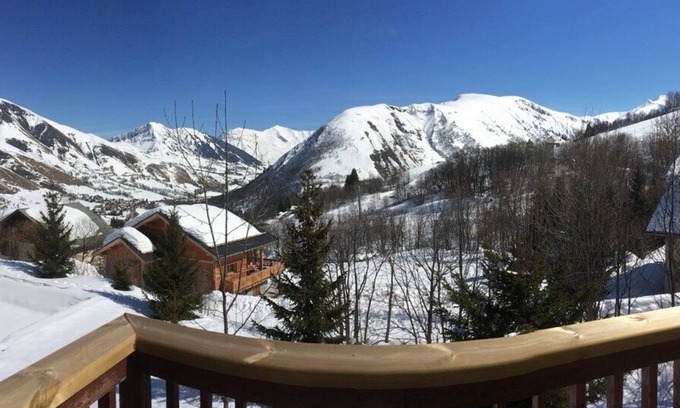 Saint-Sorlin-d'Arves Apartment | Beautiful south facing apartment, 50 m from the slopes, for 6 people