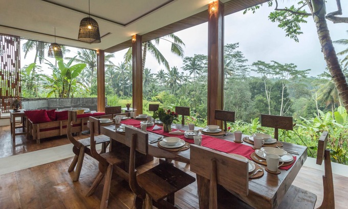 Sambahan Villa | Beautiful, spacious private villa w/private infinity pool, full kitchen, & bar!