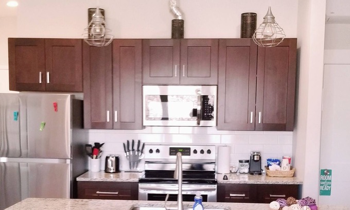 Riverside Apartment | Beautiful Studio Apt#1 heart of Riverside Square.