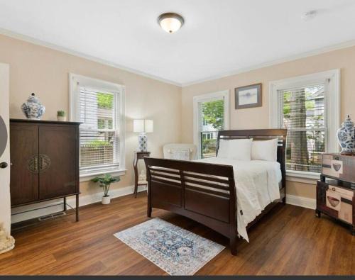 New Haven Apartment | Beautiful Studio Apartment in Historic House