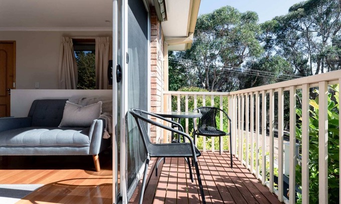 West Launceston House | Beautiful & Sunny Home: Close to the CBD & Gorge