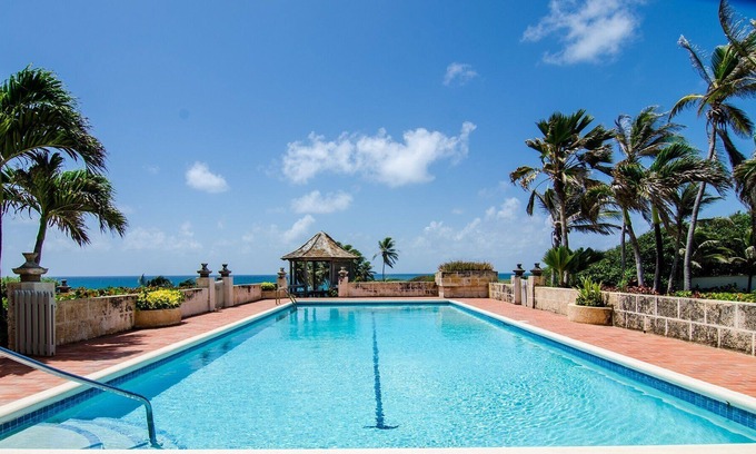 Harrismith House | Beautiful Three Bedroom House Overlooking The Deep Blue Sea