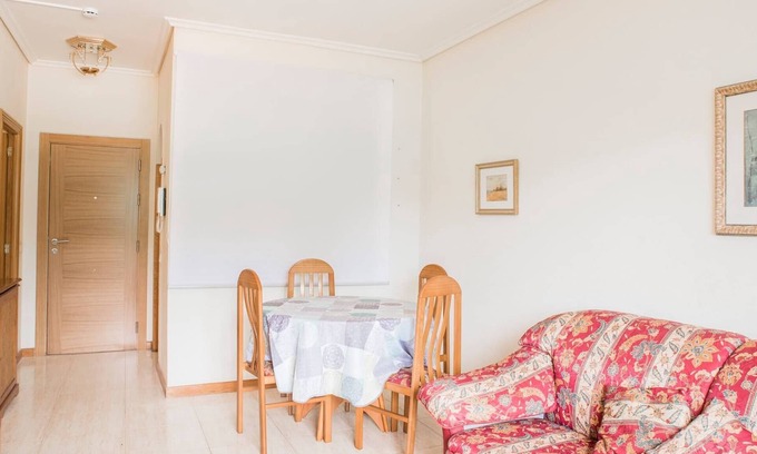 Alcabre Apartment | Beautiful Touristic Apartment in front of the Beach Samil 55. 2nd floor.