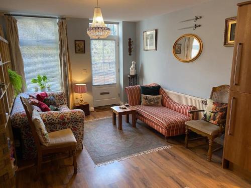 Macclesfield Apartment | Beautiful & unique riverside town centre apartment