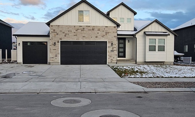 Vineyard House | Beautiful Utah Lake Home - Ready for YOUR group!