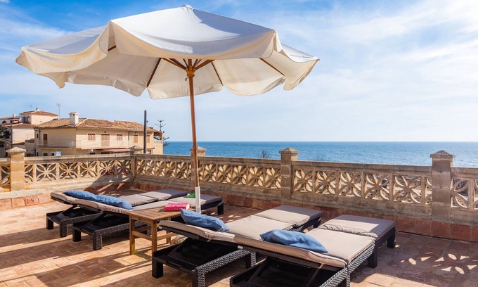 S'Illot-Cala Morlanda House | Beautiful Vacation Home "Can Rosito" with Sea View, Wi-Fi, Balcony & Terrace