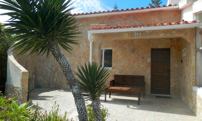 Aljezur House | Beautiful vacation home Sossego with large private garden near the surf spot Arrifana.