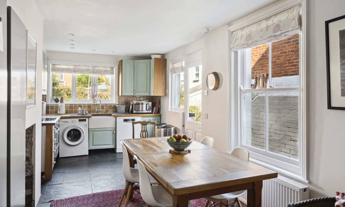 Exeter House | Beautiful Victorian Home on Peaceful Green Square
