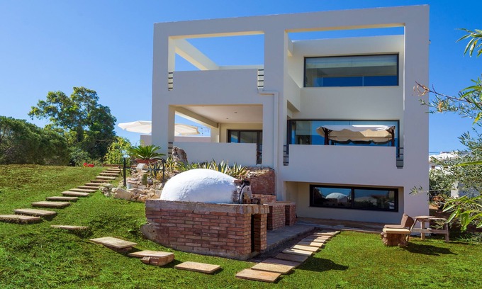 Kalathas Villa | Beautiful villa 800 meters from the beach