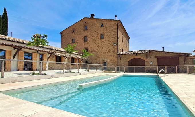 Biosca Villa | Beautiful Villa + Annex combine for 12 bedrooms and a Private Pool