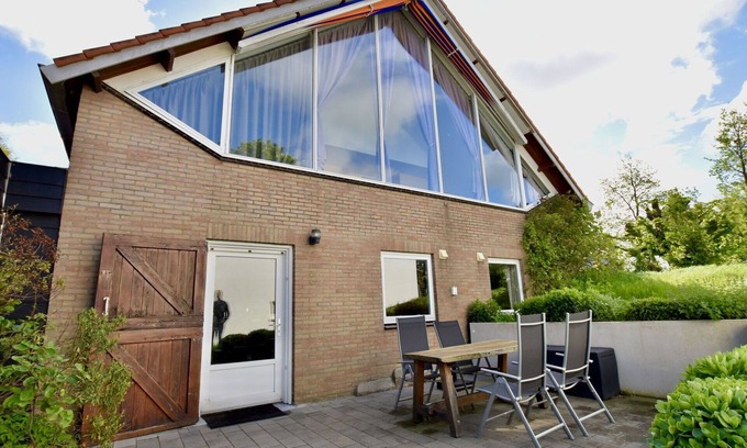 Wissenkerke Villa | Beautiful villa for 4 guests with WIFI, TV, terrace and pets allowed