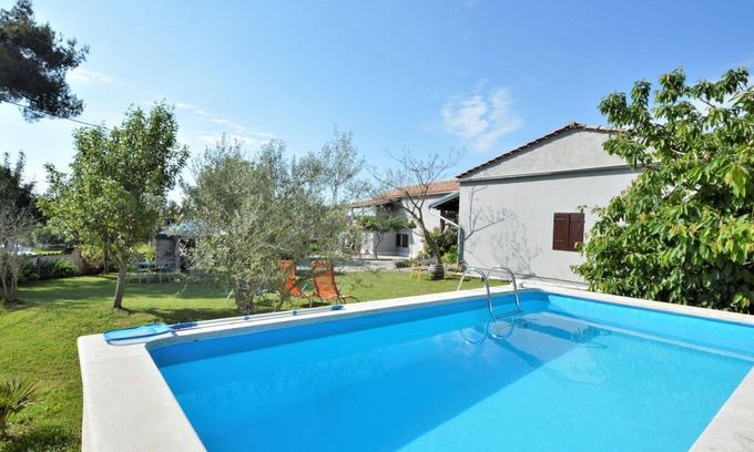 Manjadvorci House | Beautiful villa for 4 guests with A/C, WIFI, private pool, TV, terrace and pets allowed