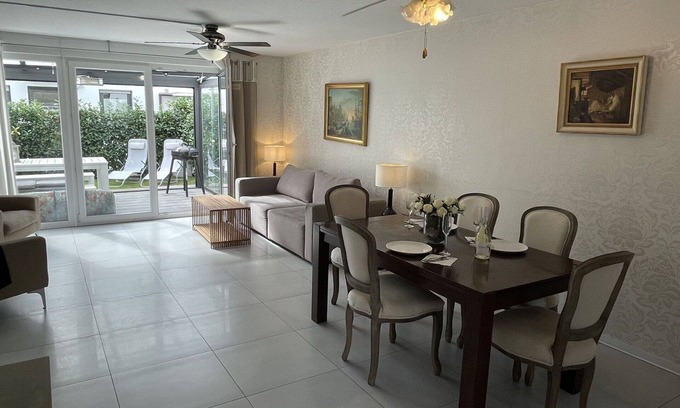 Breisach House | Beautiful villa for 6 guests with WIFI, TV and terrace